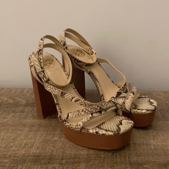 Sale❣️ NWT Vince Camuto Snake Chunky Heels, size 7 - Picture 5 of 5
